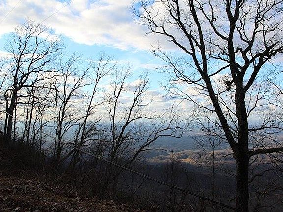 4th image of 119-01 Dupont Springs Rd