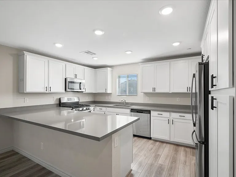 6152 Foxes Dale St — Photo 7