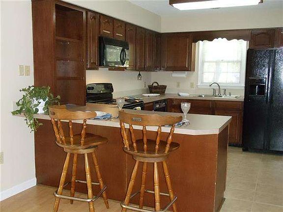 4th image of 10417 Lake Shore Dr