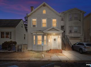 25 Davis St, Harrison, NJ 07029