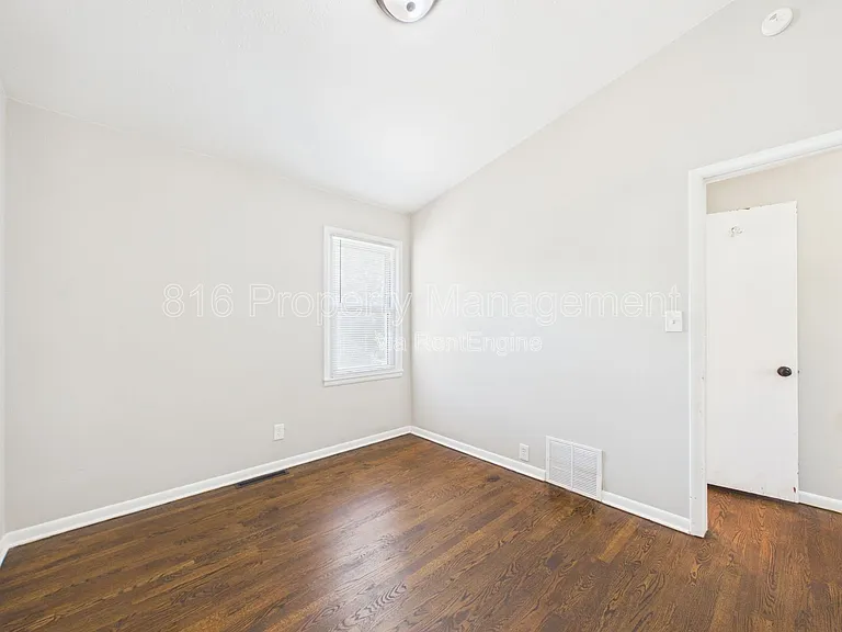 622 Christopher St — Photo 24