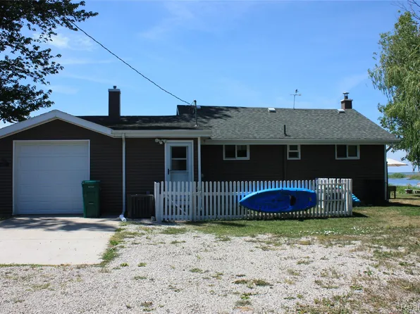 1724 Maple Rd, Sebewaing, MI 48759