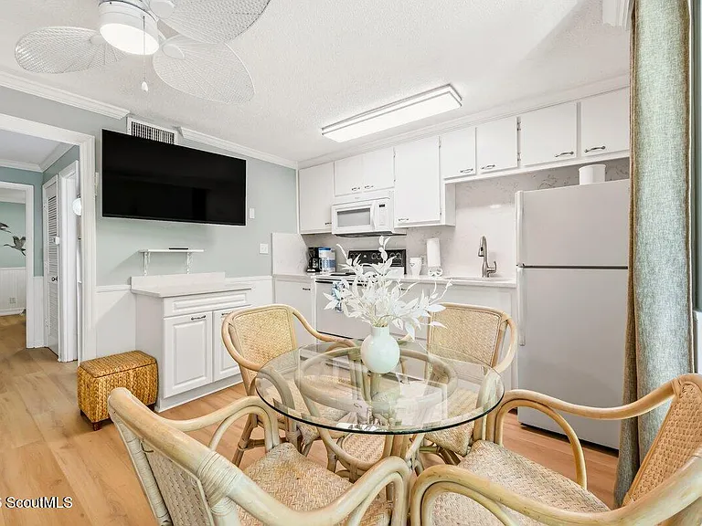 1175 N Beachview Dr #214 — Photo 7
