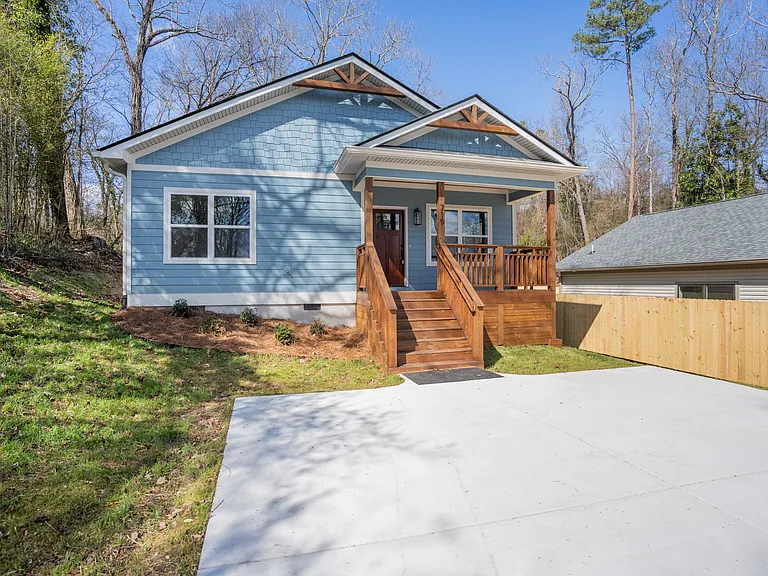 719 Donaldson Rd — Photo 2