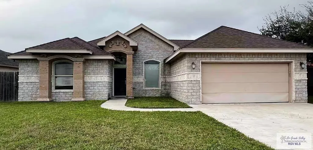 4 bed, 2.0 bath, 2651 sqft, $2,500 — Photo 1