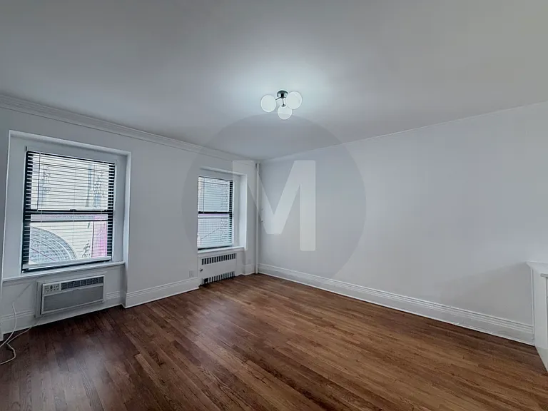 134 W 46th St #4 — Photo 4