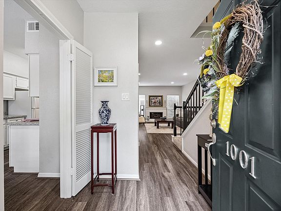 4th image of 701 Bering Dr APT 1001
