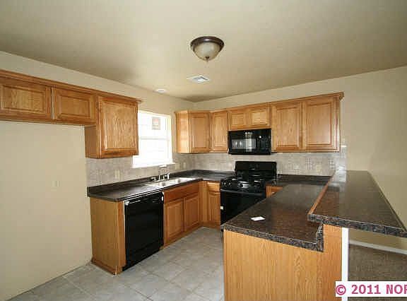 2nd image of 1018 W 9th St S