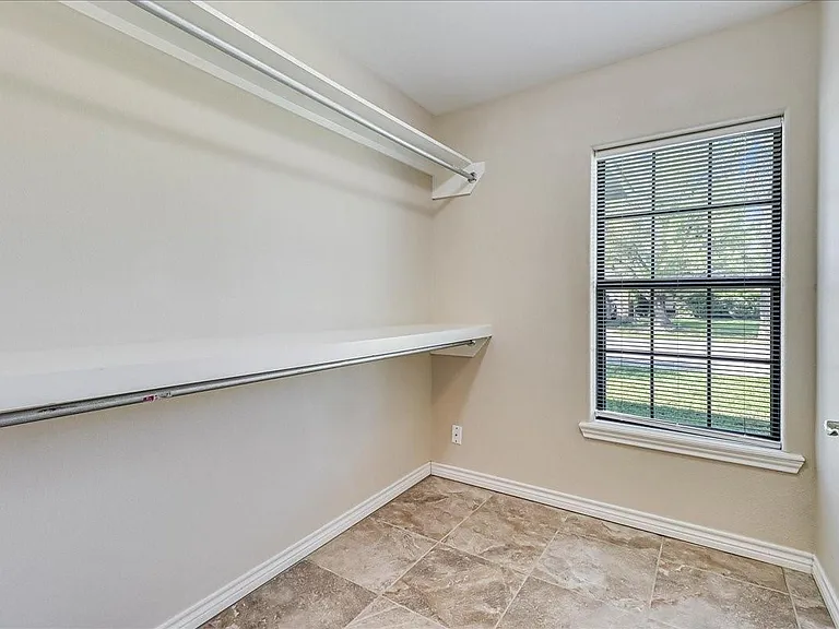 2111 E Lott Ave — Photo 30