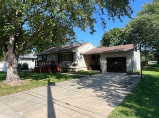 805 W Tyler Ave, Fairfield, IA 52556