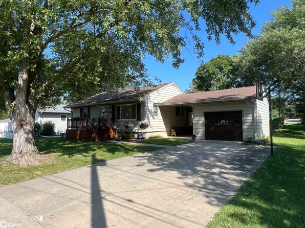 805 W Tyler Ave, Fairfield, IA 52556