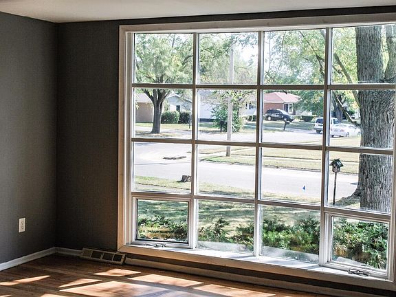 3rd image of 7004 Polk Ct