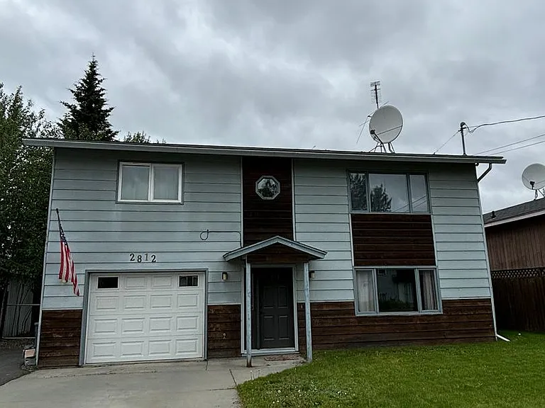 2812 Gillam Way — Photo 1
