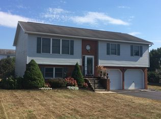 319 Holswart Dr, Shippensburg, PA 17257