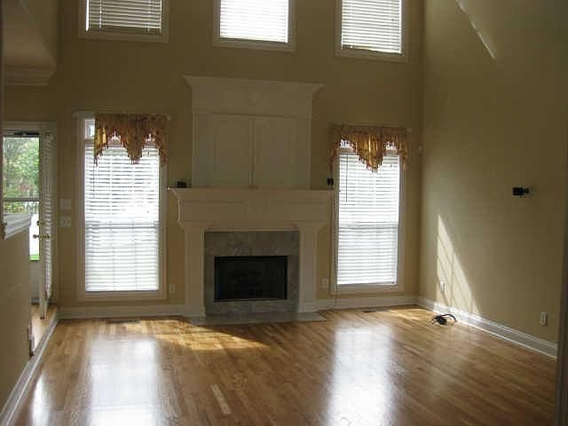 1st image of 1607 Dickens Ct