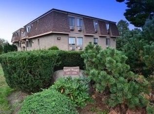 121 Grove St APT 4, Clifton, NJ 07013