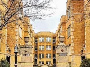 492 N Austin Blvd APT 3, Oak Park, IL 60302