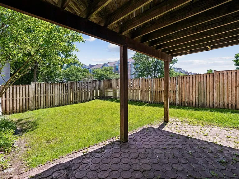 2420 Beechnut Pl — Photo 4