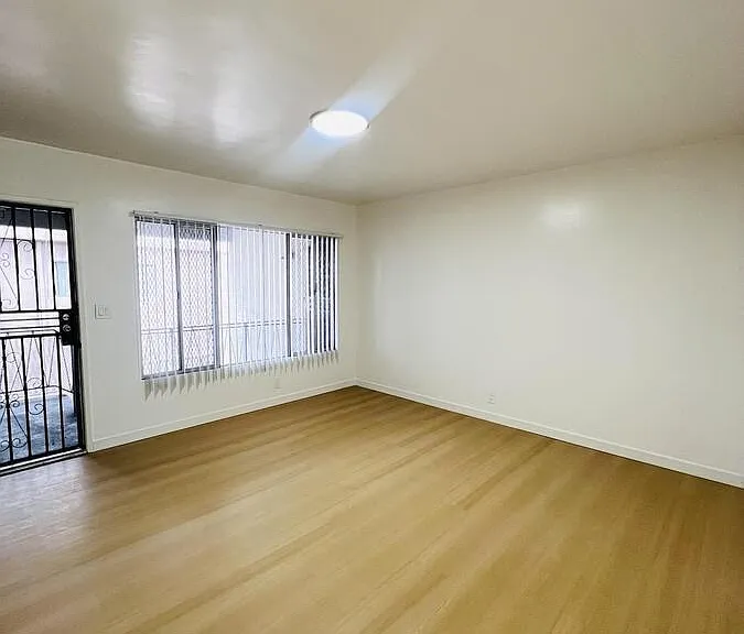 524 E Hazel St #5 — Photo 6