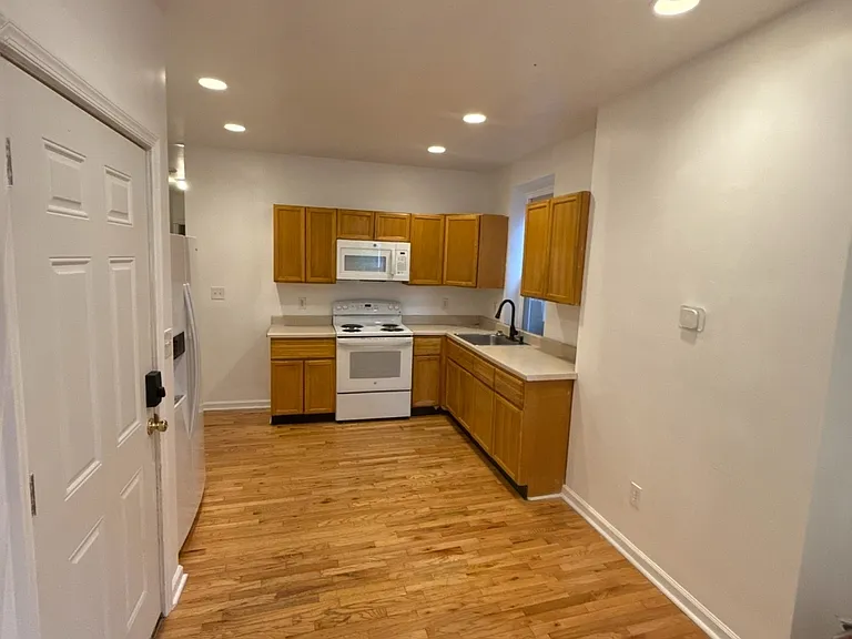 215 Buckingham Pl #1 — Photo 5