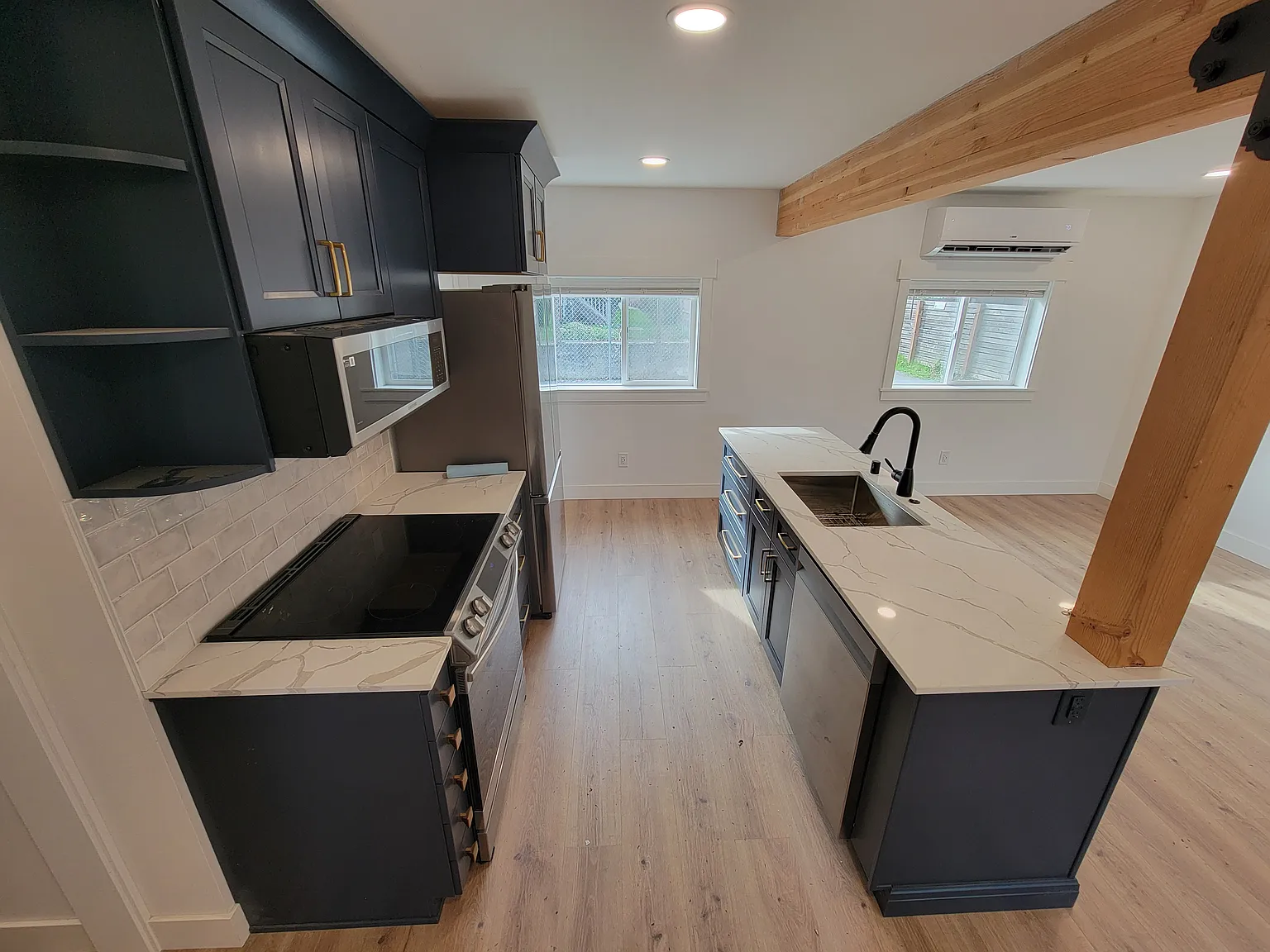 1 bed, 700 sqft, $2,400 — Photo 2