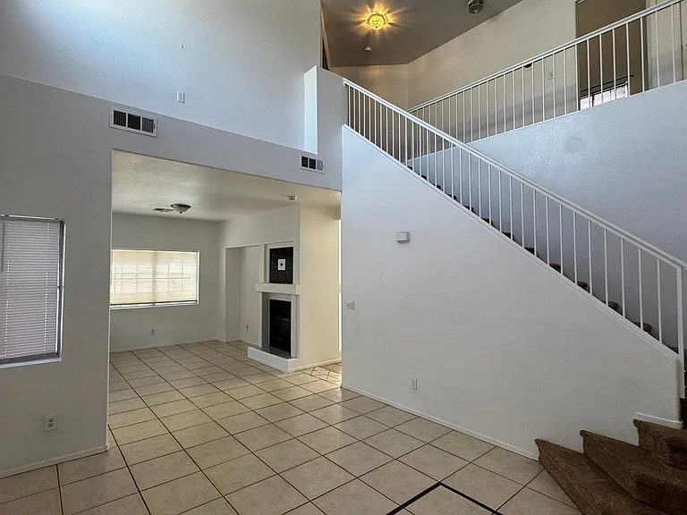 7290 Golden Star Ave — Photo 2