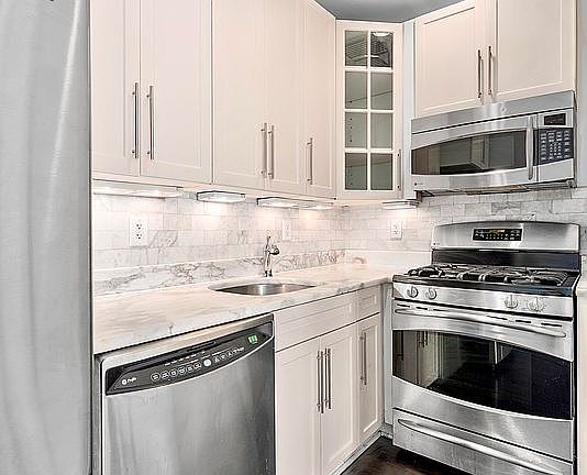 4th image of 553 Lenox Ave Unit 3E