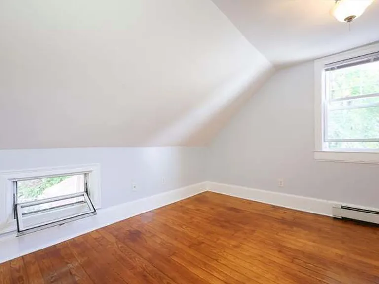 191-193 Auburn St #2 — Photo 11
