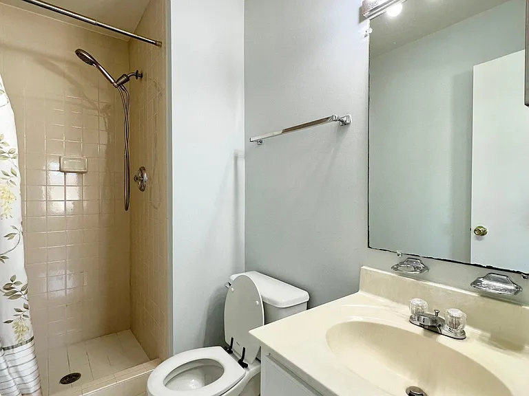 402 Carousel Ct — Photo 21