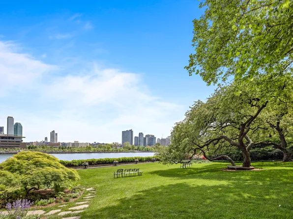 15 Sutton Place image 27 of 30