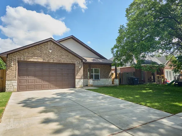 1224 W Bewick St, Fort Worth, TX 76110