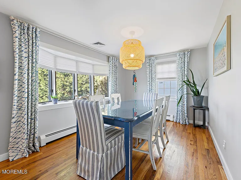 345 Macarthur Ave — Photo 7