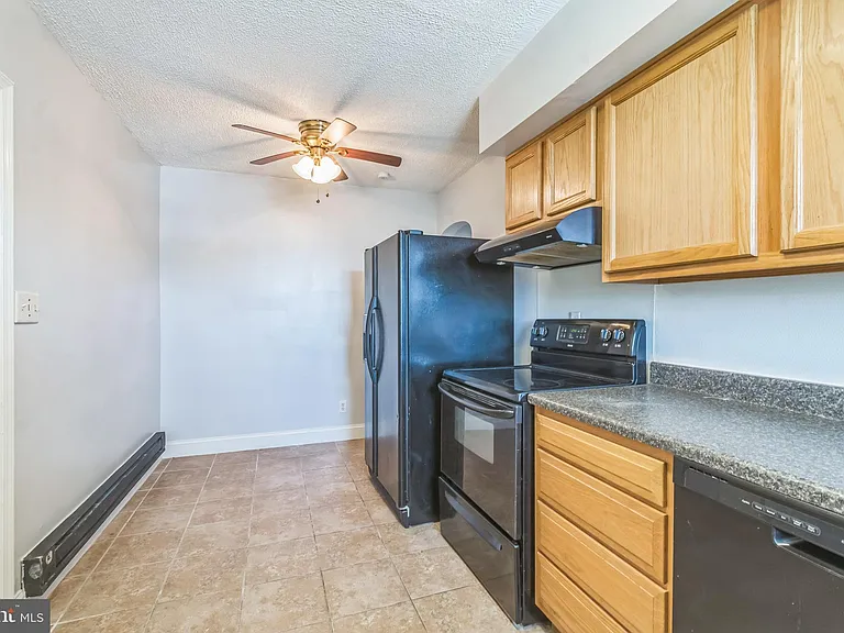 1608 W St SE — Photo 15