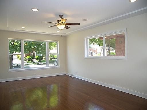 3rd image of 9439 S King Dr