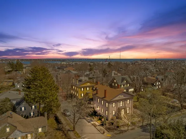 76 Cottage St, New Bedford, MA 02740