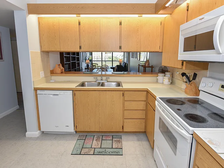 601 S Seas Dr #303 — Photo 8