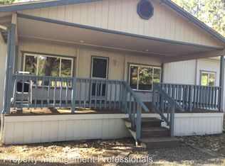 954 Ewe Creek Rd, Grants Pass, OR 97526