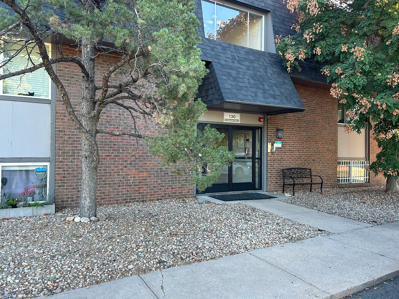 2 bed, 920 sqft, $1,695 — Photo 1