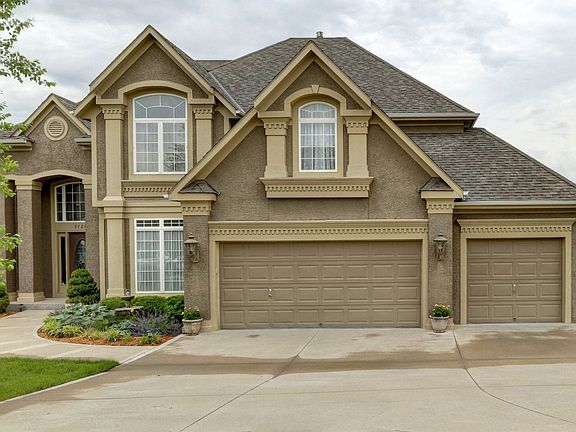 2nd image of 5726 NE Timber Hills Dr