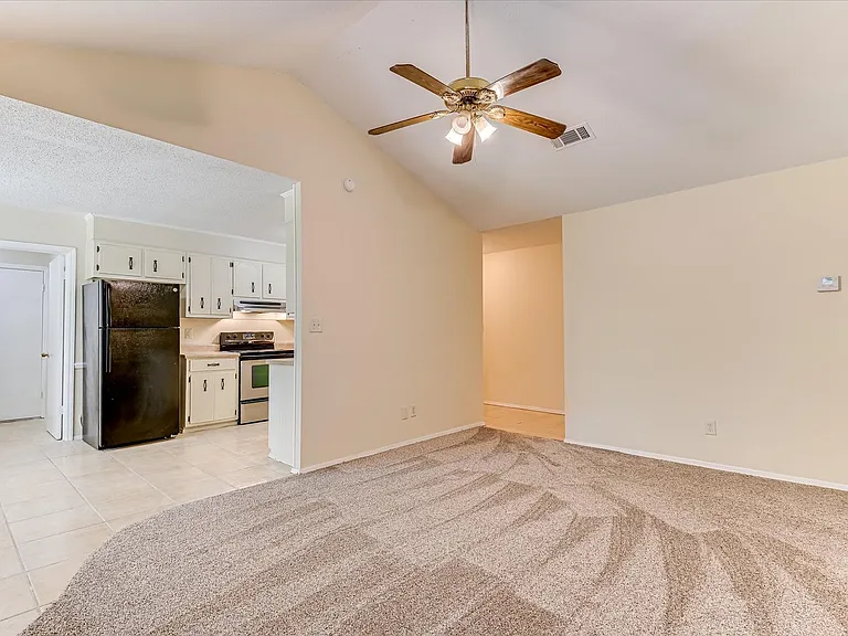 4532 Hillside Dr — Photo 10