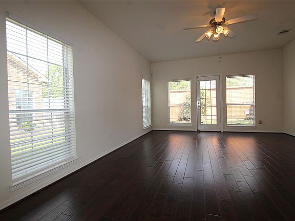5th image of 10930 Chazenwood Dr
