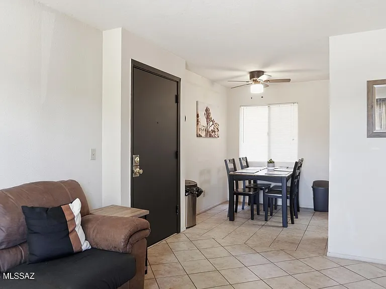 1810 E Blacklidge Dr #416 — Photo 10
