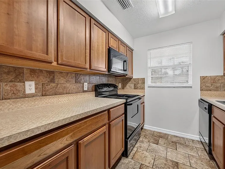 4796 Tangerine Ave #4796 — Photo 12