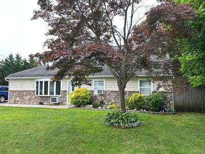 166 W 2nd Street, West Islip, NY, 11795