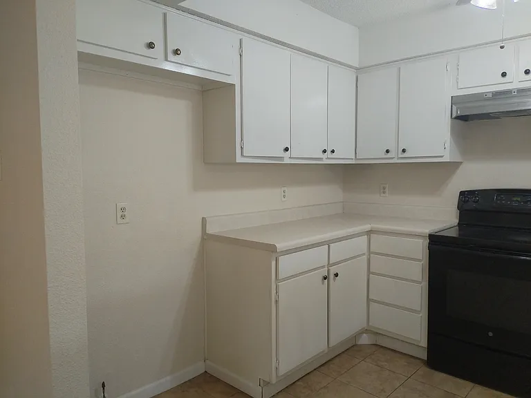 13016 Wirevine Ln — Photo 7
