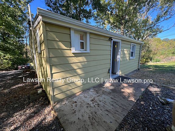 2nd image of 110 W Cleo Ln