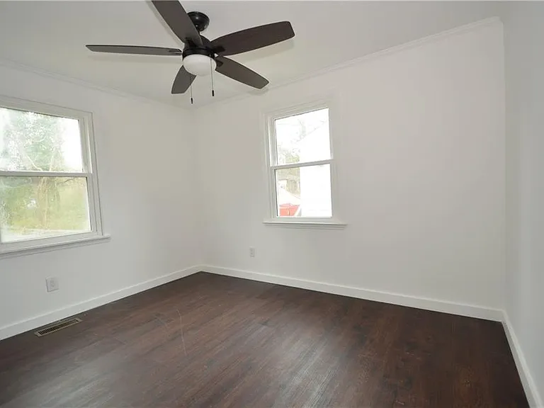 1350 Kenilworth Dr SW — Photo 10