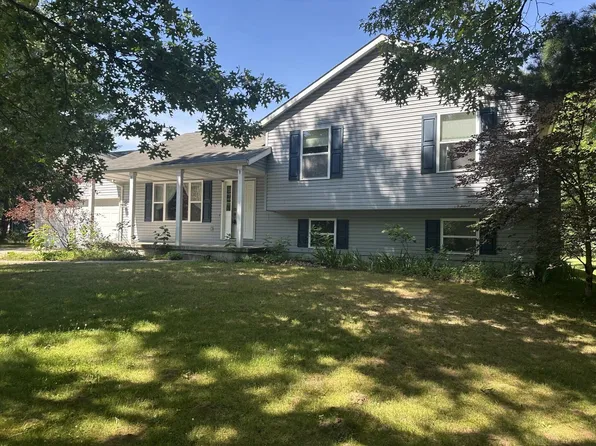1918 43rd St, Allegan, MI 49010