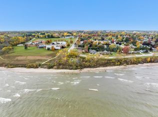 2650 S 8th St, Manitowoc, WI 54220