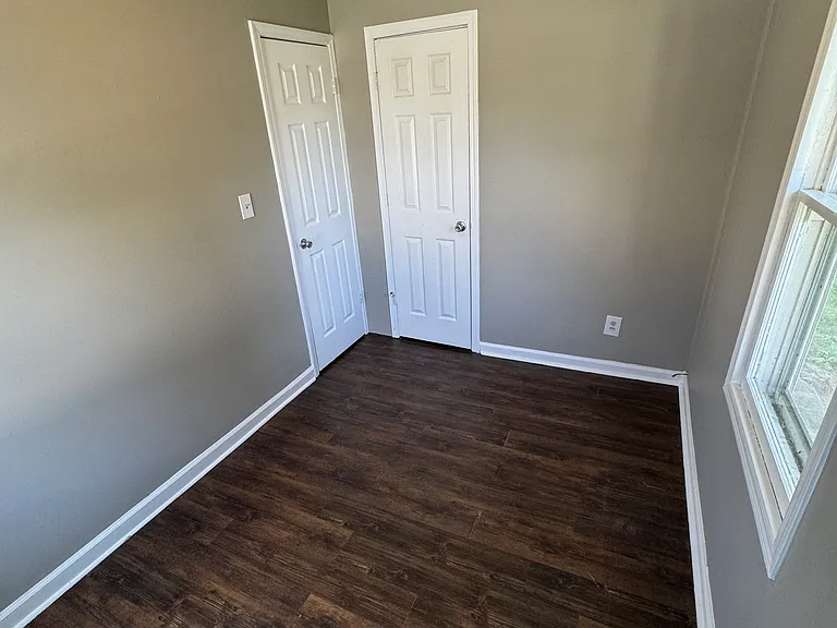334 Smith St — Photo 11
